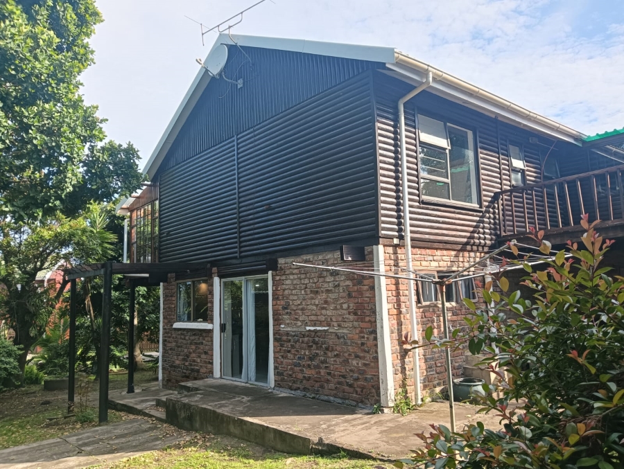 2 Bedroom Property for Sale in Hickmans River Eastern Cape